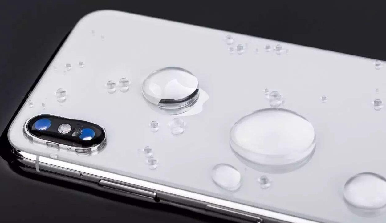iPhone  X掉水里还能正常使用吗？iPhone  X的防水效果到底怎么样？