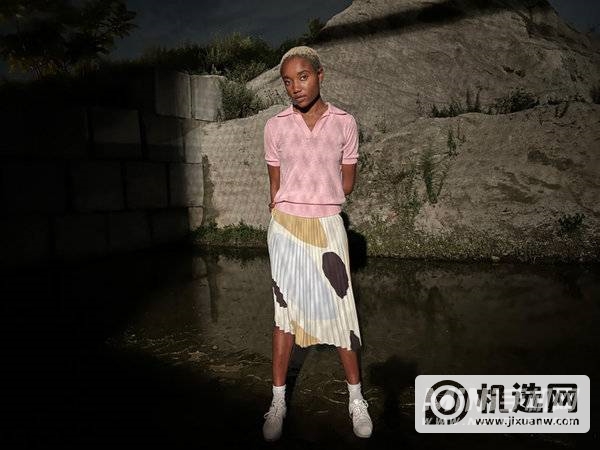 iPhone  13 Pro  广角镜头在夜间模式下拍摄的照片。