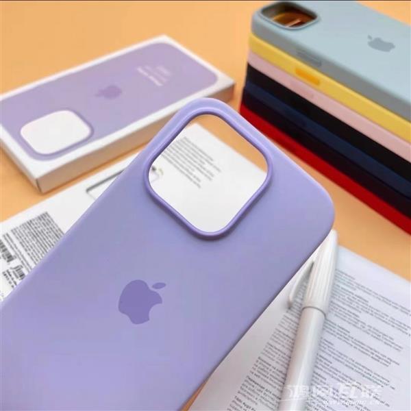 疑似苹果 iPhone 14 Pro 紫色版官方硅胶壳提前现身