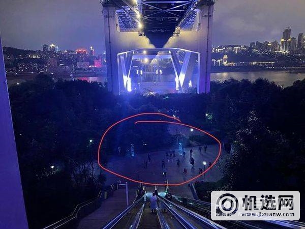 iPhone 12 Pro Max拍照有一个光点怎么解决拍照光点问题？