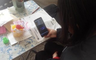 无节制无规律的玩手机,已经是普遍的问题了,该怎么样改善呢? 无节制无规律的玩手机,已经是普遍的问题了,该怎么样改善呢?