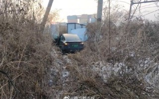 试驾特斯拉被女销售开进沟里：顾客当场愤怒 不买了