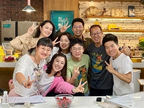 副业不小心干成了主业!新东方在线拟更名为东方甄选控股有限公司-第2张图片-9158手机教程网 副业不小心干成了主业!新东方在线拟更名为东方甄选控股有限公司-第2张图片-9158手机教程网