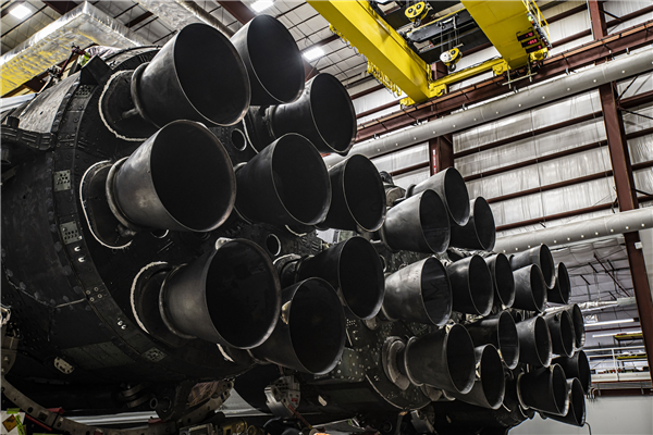 SpaceX猎鹰重型火箭再次发射美军卫星:能抗核打击-第1张图片-9158手机教程网 SpaceX猎鹰重型火箭再次发射美军卫星:能抗核打击-第1张图片-9158手机教程网