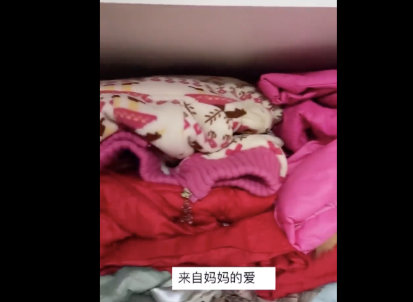 女子去世前给4岁女儿买6年新衣 丈夫:至少穿到她小学6年级 藏着妈妈满满的爱-第1张图片-9158手机教程网 女子去世前给4岁女儿买6年新衣 丈夫:至少穿到她小学6年级 藏着妈妈满满的爱-第1张图片-9158手机教程网