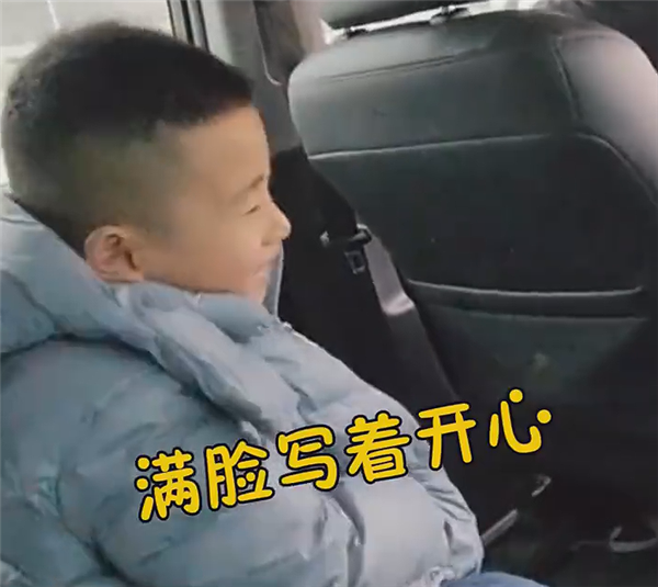 小朋友把山东的雪带回福建:半路化了 崩溃大哭-第2张图片-9158手机教程网 小朋友把山东的雪带回福建:半路化了 崩溃大哭-第2张图片-9158手机教程网