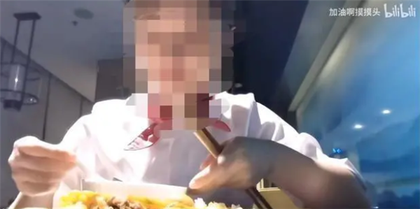 女记者被裁员去海底捞打工:赚钱更多了 不敢告诉家人-第1张图片-9158手机教程网 女记者被裁员去海底捞打工:赚钱更多了 不敢告诉家人-第1张图片-9158手机教程网