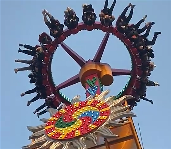 大摆锤高处停摆近10分钟 游乐场回应:两边游客体重相近所致-第2张图片-9158手机教程网 大摆锤高处停摆近10分钟 游乐场回应:两边游客体重相近所致-第2张图片-9158手机教程网