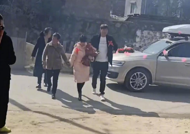 当事人回应初四相亲初八结婚:闪婚的人挺多 很正常-第1张图片-9158手机教程网 当事人回应初四相亲初八结婚:闪婚的人挺多 很正常-第1张图片-9158手机教程网