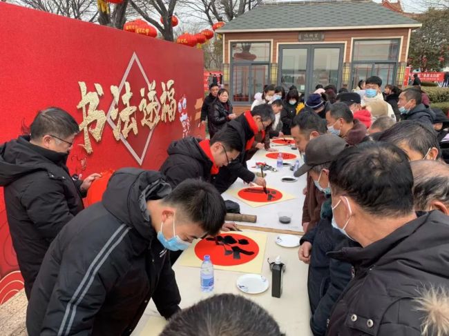 山东一97.6斤头鱼58.8万拍出 太白湖头网鱼王好兆头-第19张图片-9158手机教程网 山东一97.6斤头鱼58.8万拍出 太白湖头网鱼王好兆头-第19张图片-9158手机教程网