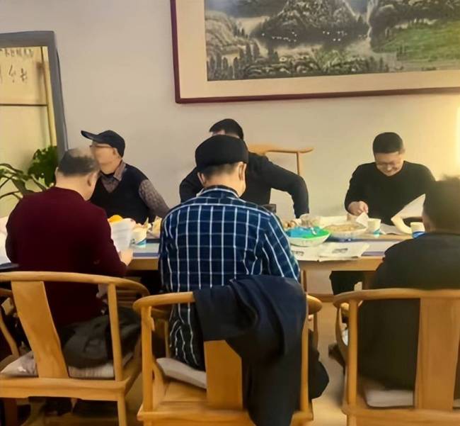 九科老师一起上门家访查作业,组团家访是否走形式?身份遭网友质疑-第5张图片-9158手机教程网 九科老师一起上门家访查作业,组团家访是否走形式?身份遭网友质疑-第5张图片-9158手机教程网