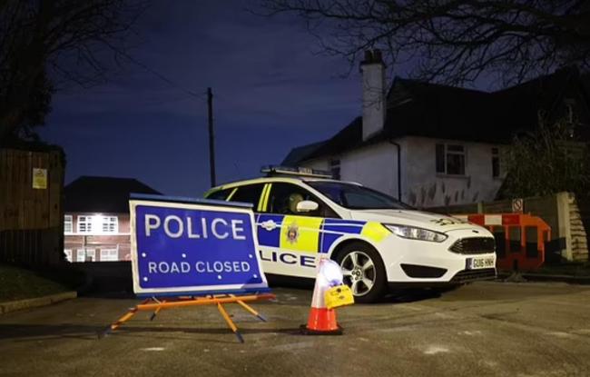 英国名校女校长一家三口在学校死亡:包括她年仅7岁的女儿-第2张图片-9158手机教程网 英国名校女校长一家三口在学校死亡:包括她年仅7岁的女儿-第2张图片-9158手机教程网