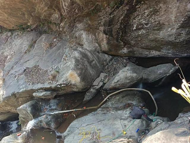 当事人回应景区抽水8小时帮其捞手机:普通游客 没特殊背景-第3张图片-9158手机教程网 当事人回应景区抽水8小时帮其捞手机:普通游客 没特殊背景-第3张图片-9158手机教程网