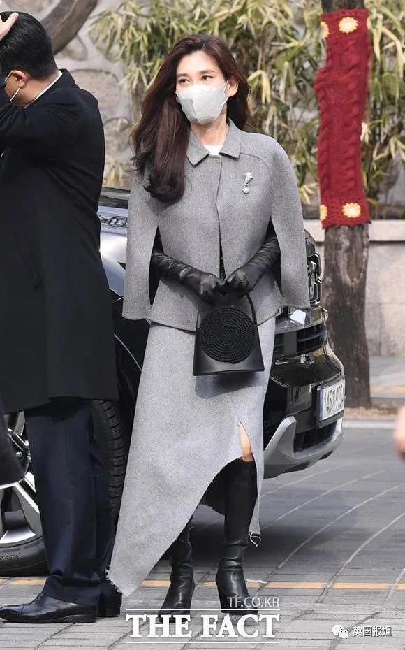 三星长公主离婚后颜值回春 参加儿子中学毕业典礼-第7张图片-9158手机教程网 三星长公主离婚后颜值回春 参加儿子中学毕业典礼-第7张图片-9158手机教程网