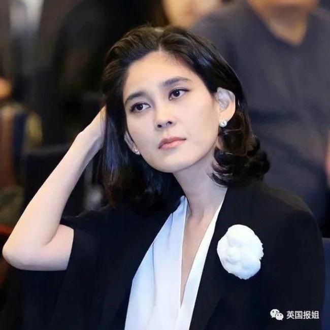 三星长公主离婚后颜值回春 参加儿子中学毕业典礼-第5张图片-9158手机教程网 三星长公主离婚后颜值回春 参加儿子中学毕业典礼-第5张图片-9158手机教程网