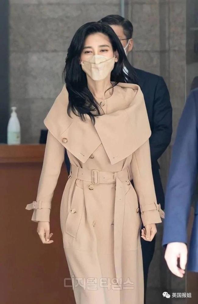 三星长公主离婚后颜值回春 参加儿子中学毕业典礼-第36张图片-9158手机教程网 三星长公主离婚后颜值回春 参加儿子中学毕业典礼-第36张图片-9158手机教程网