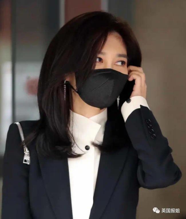 三星长公主离婚后颜值回春 参加儿子中学毕业典礼-第34张图片-9158手机教程网 三星长公主离婚后颜值回春 参加儿子中学毕业典礼-第34张图片-9158手机教程网