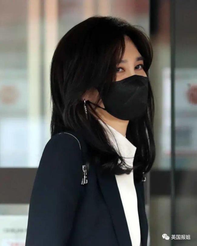 三星长公主离婚后颜值回春 参加儿子中学毕业典礼-第32张图片-9158手机教程网 三星长公主离婚后颜值回春 参加儿子中学毕业典礼-第32张图片-9158手机教程网