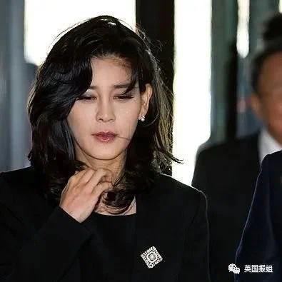 三星长公主离婚后颜值回春 参加儿子中学毕业典礼-第44张图片-9158手机教程网