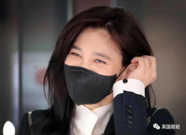 三星长公主离婚后颜值回春 参加儿子中学毕业典礼-第35张图片-9158手机教程网 三星长公主离婚后颜值回春 参加儿子中学毕业典礼-第35张图片-9158手机教程网