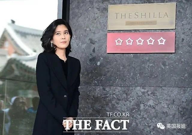 三星长公主离婚后颜值回春 参加儿子中学毕业典礼-第49张图片-9158手机教程网 三星长公主离婚后颜值回春 参加儿子中学毕业典礼-第49张图片-9158手机教程网