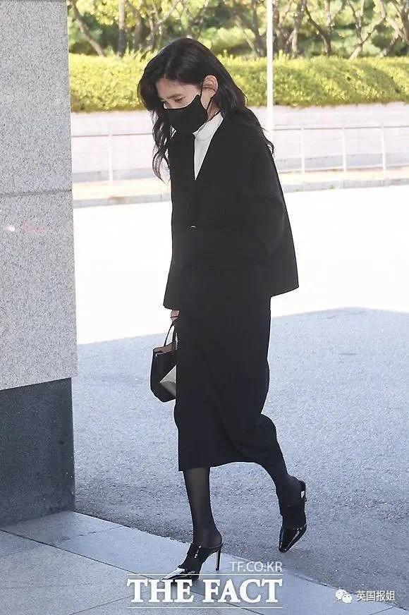 三星长公主离婚后颜值回春 参加儿子中学毕业典礼-第51张图片-9158手机教程网 三星长公主离婚后颜值回春 参加儿子中学毕业典礼-第51张图片-9158手机教程网