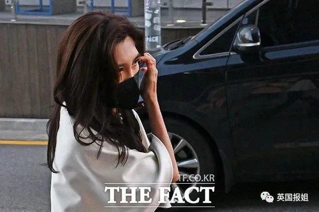 三星长公主离婚后颜值回春 参加儿子中学毕业典礼-第56张图片-9158手机教程网 三星长公主离婚后颜值回春 参加儿子中学毕业典礼-第56张图片-9158手机教程网