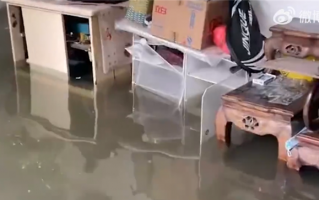 受台风“梅花”影响 海口降暴雨：居民家中积水成“河”