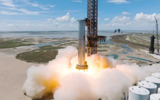 SpaceX 星际飞船超级重型助推器 7 部发动机同时点火
