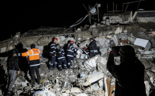 世卫官员：土耳其地震遇难人数或升至2万人 