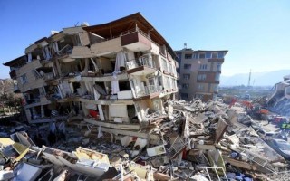 美地震学家:土耳其强震极具破坏性，倒塌建筑未达标