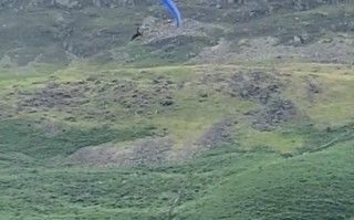 《碟中谍8》片场：60岁阿汤哥上演跳伞好戏