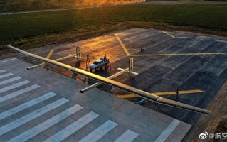 国产大型太阳能无人机首飞成功 20000米高空持续飞行数月