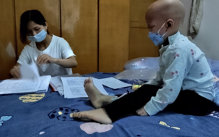 3岁女童喊脚疼被确诊癌症晚期 一开始以为是感冒
