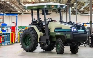 富士康开造纯电自动驾驶拖拉机：1人可远程操控8台
