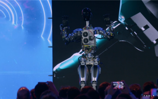 特斯拉2022年AI日活动开启：人形机器人擎天柱亮相 预计每台2万美元