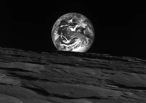 韩国第一个月球探测器发回第一张照片：地月黑白合影-第1张图片-9158手机教程网