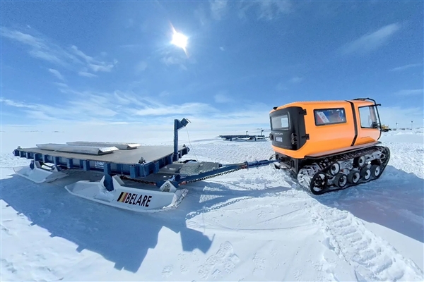 南极唯一的电动汽车重新设计 原因是天太热了-第1张图片-9158手机教程网