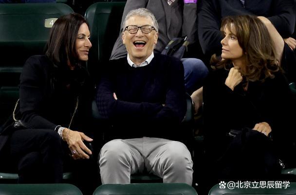 比尔·盖茨离婚后新女友曝光 竟是前甲骨文总裁遗孀 盖茨笑的眼睛都看不见了-第5张图片-9158手机教程网