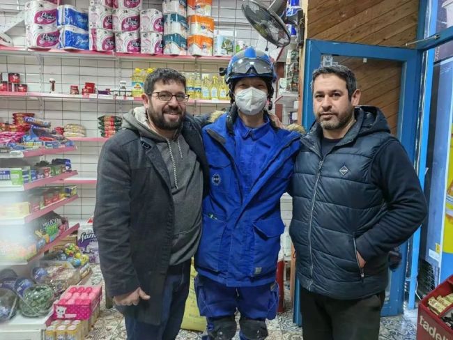 中国救援队在土耳其超市付款被拒收 坚决不拿群众一针一线-第2张图片-9158手机教程网